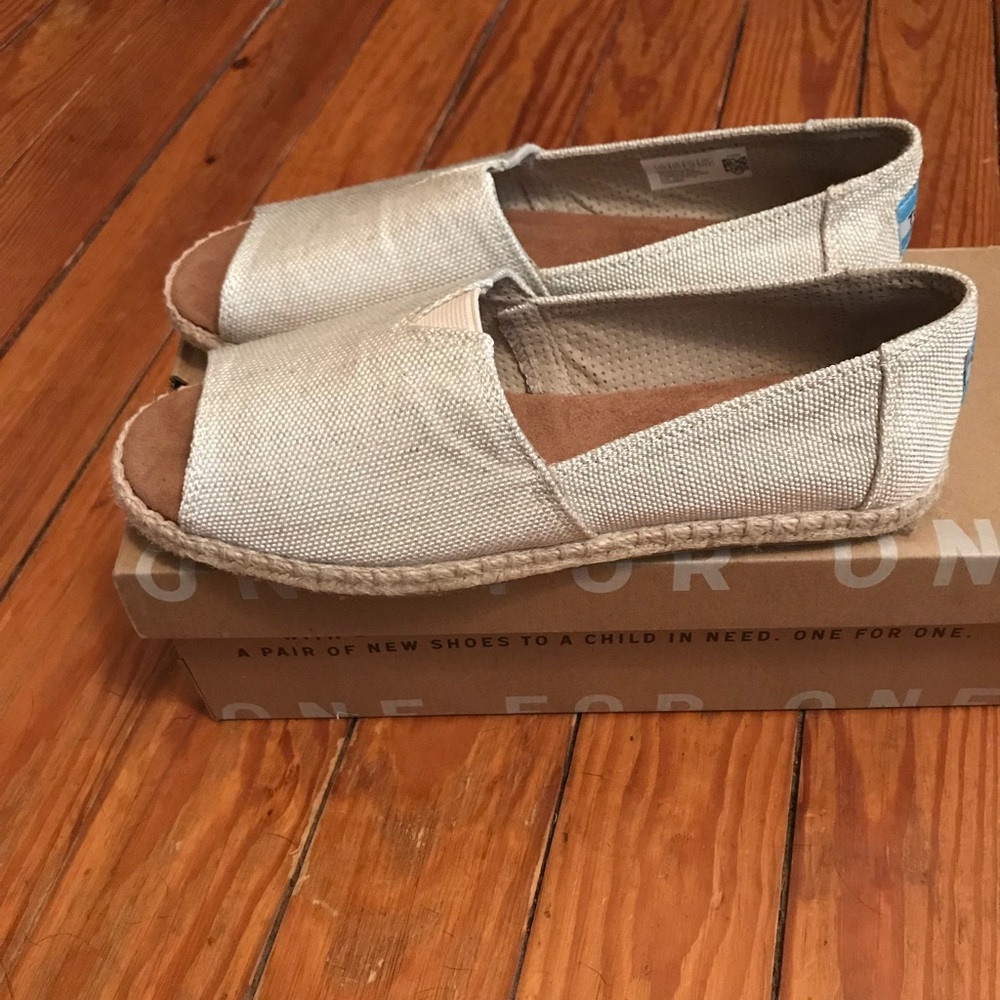 Toms Size 7.5